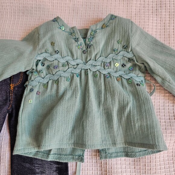 Sparkly Tunic and Jeans Outfit - American Girl - Picture 2 of 6